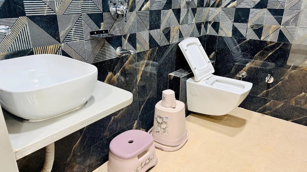 Modern hotel bathroom